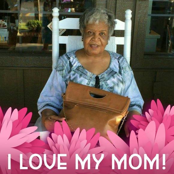 Meet your Posher, Carrie - Picture 1 of 1